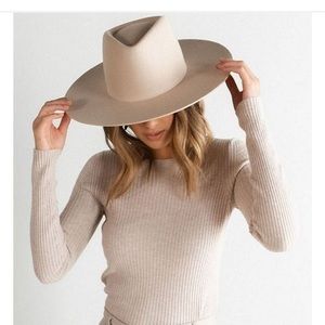 Gigi Pip Dakota Triangle Crown Hat in Cream Size 57